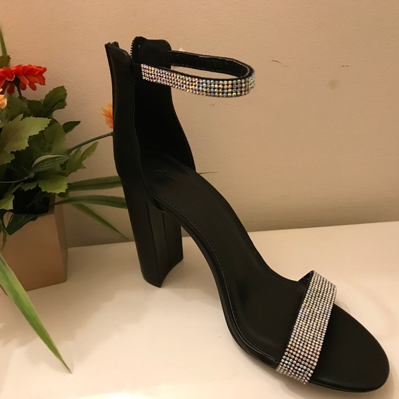 Glam Heels - Picture 2 of 2